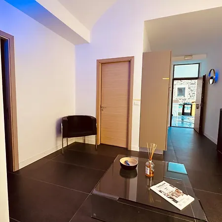 Eureka Apartment *